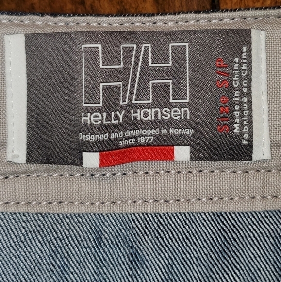 Small Helly Hansen Dark Denim Bermuda Capris - Picture 7 of 12